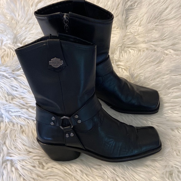 Harley-Davidson Shoes - Harley Davidson Women Boots size 6.5 excellent condition leather boots